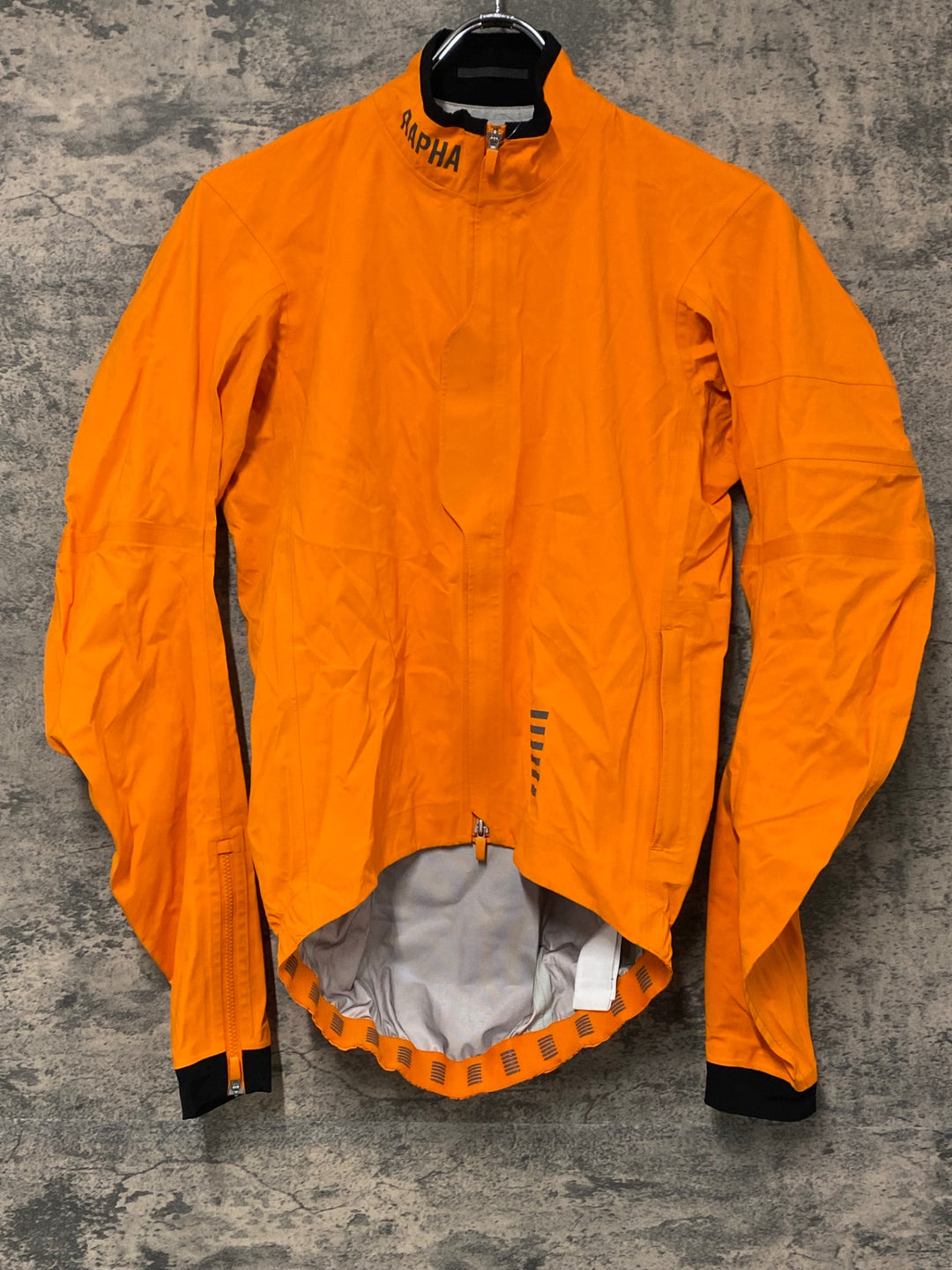 JH913 ラファ Rapha PROTEAM RACE CAPE オレンジ XS