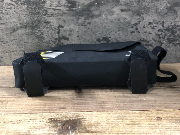 KM760 アピデュラ APIDURA RACING TOP TUBE BAG トップチューブバッグ 黒 1L