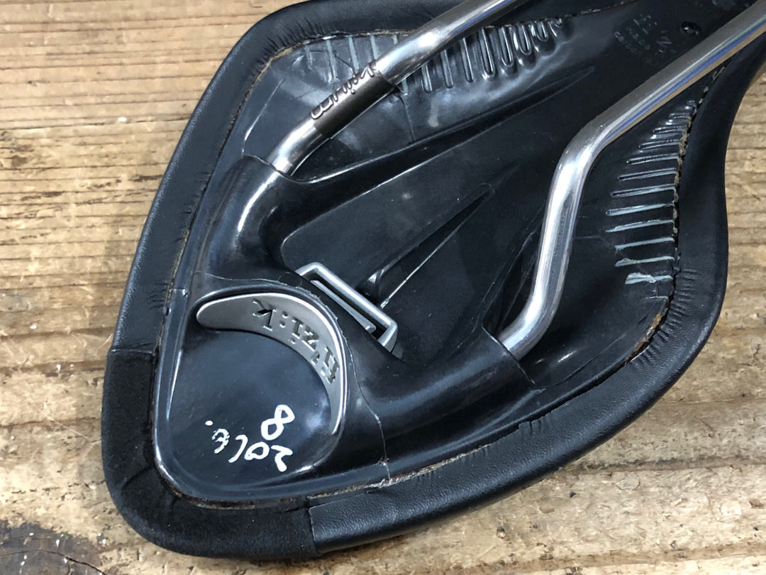 KM546 フィジーク fizik ARIONE R3 サドル 黒 kiumレール ※マーカー痕