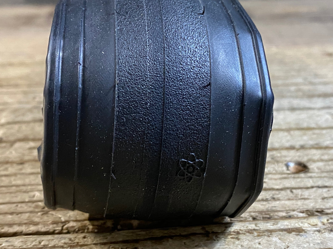 KA110 ハッチンソン HUTCHINSON Atom チューブレス タイヤ 700x23 未使用