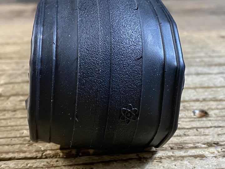 KA110 ハッチンソン HUTCHINSON Atom チューブレス タイヤ 700x23 未使用