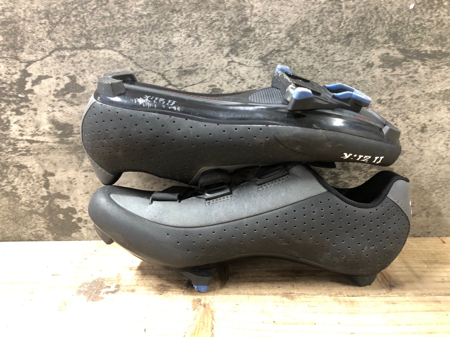 JY776 フィジーク fizik R5 Road Shoes ビンディングシューズ 黒 EU40 JY776 フィジーク fizik R5 Road Shoes ビンディングシューズ 黒 EU40