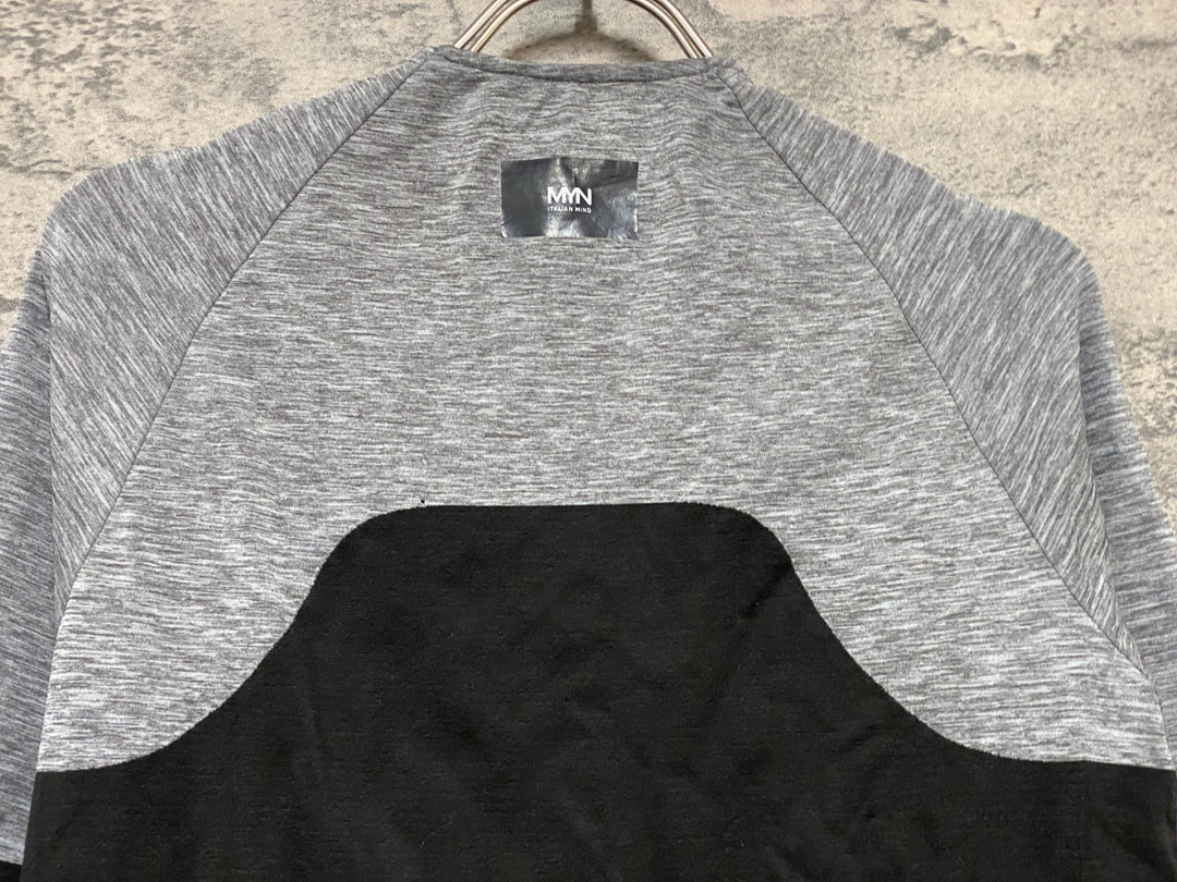 JS126 マイン MYN 半袖 ミドルレイヤー グレー 黒 S/M