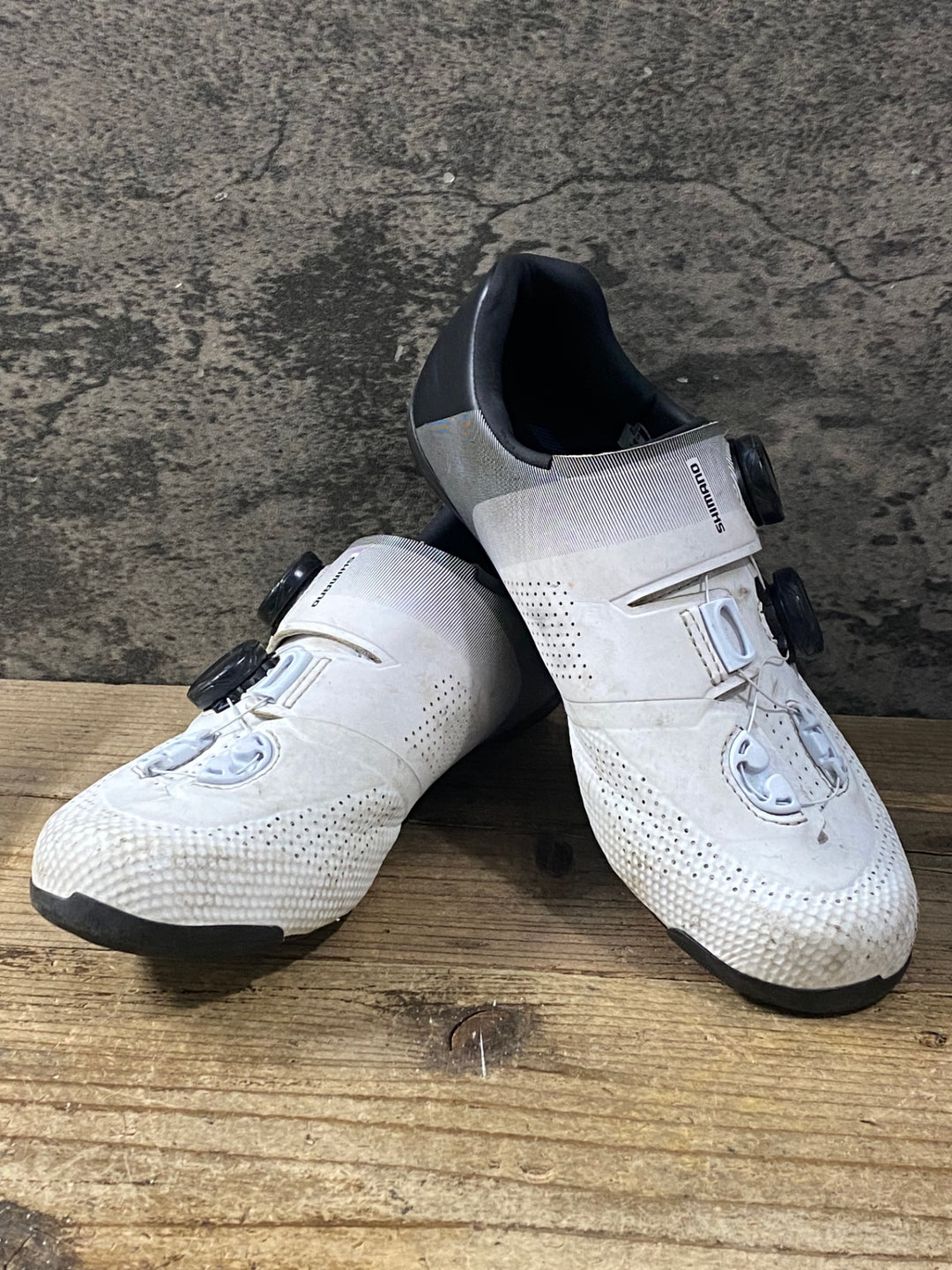 KL429 シマノ SHIMANO SHRC702M W01 E ビンディングシューズ 3穴 白 EU40.5