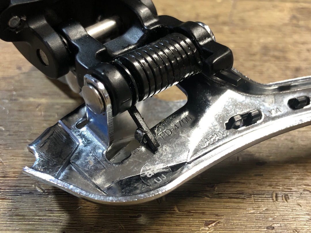 JV898 シマノ SHIMANO ティアグラ TIAGRA FD-4700 フロントディレイラー バンド式 Φ31.8