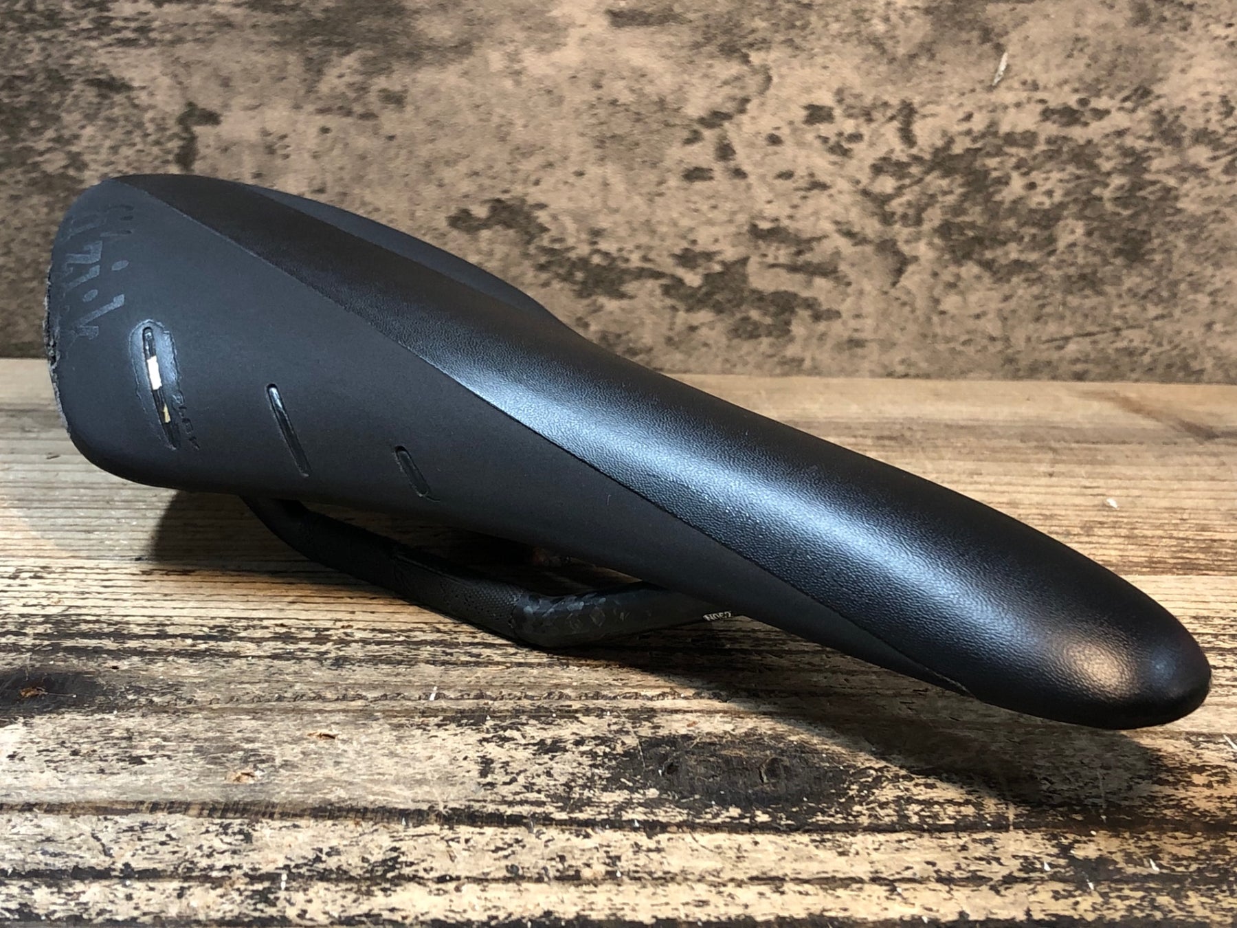 fizik フィジーク ARIONE アリオネ R1 カーボンレール 126mm