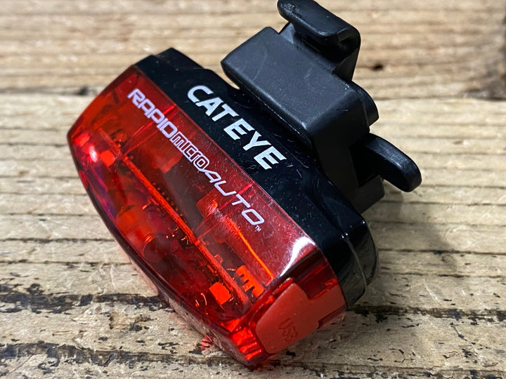 JY398 キャットアイ CATEYE RAPID MICRO AUTO リアライト 点灯確認済