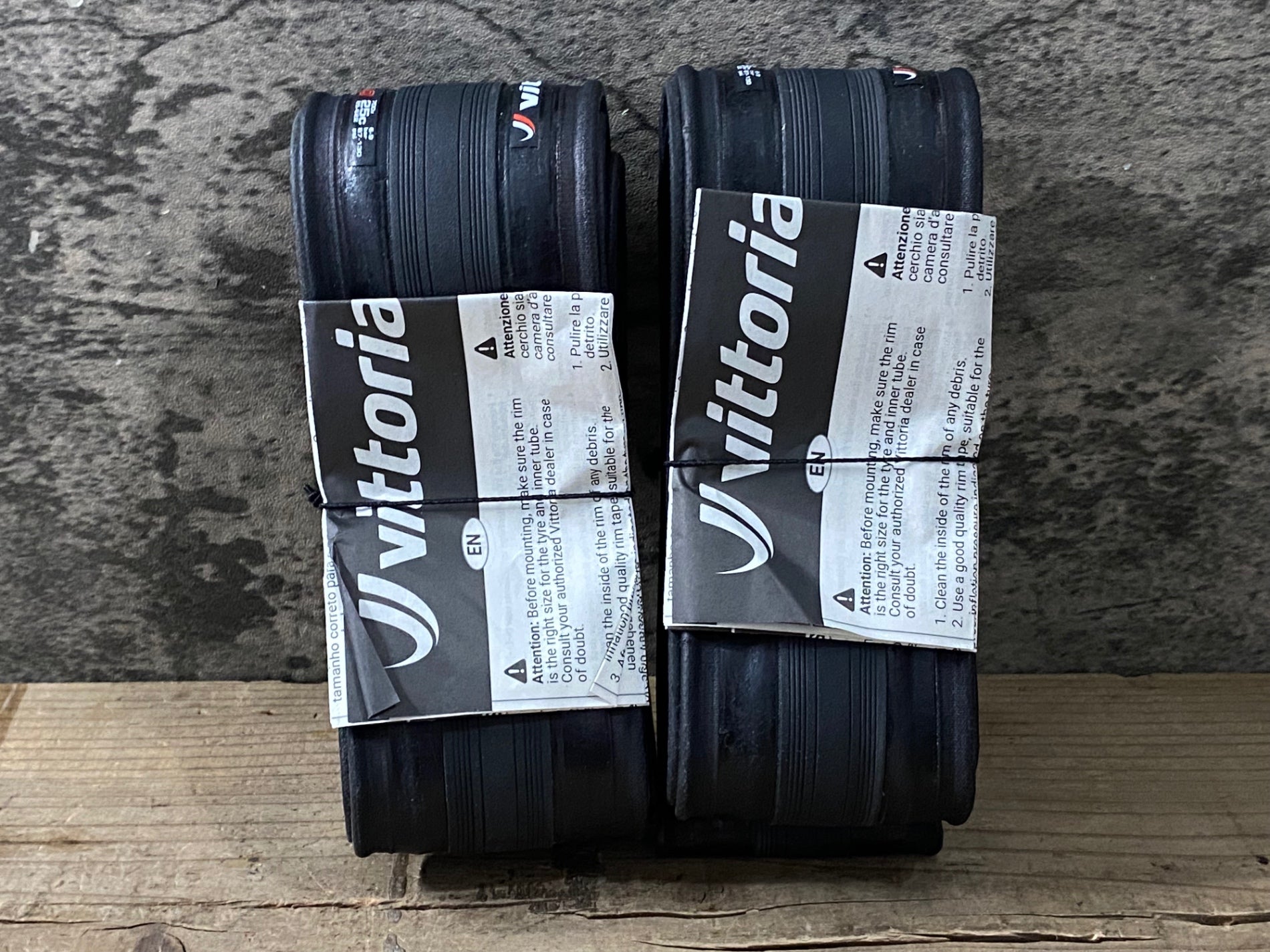 KJ220 ヴィットリア VITTORIA CORSA SPEED TUBELESS READY GRAPHENE