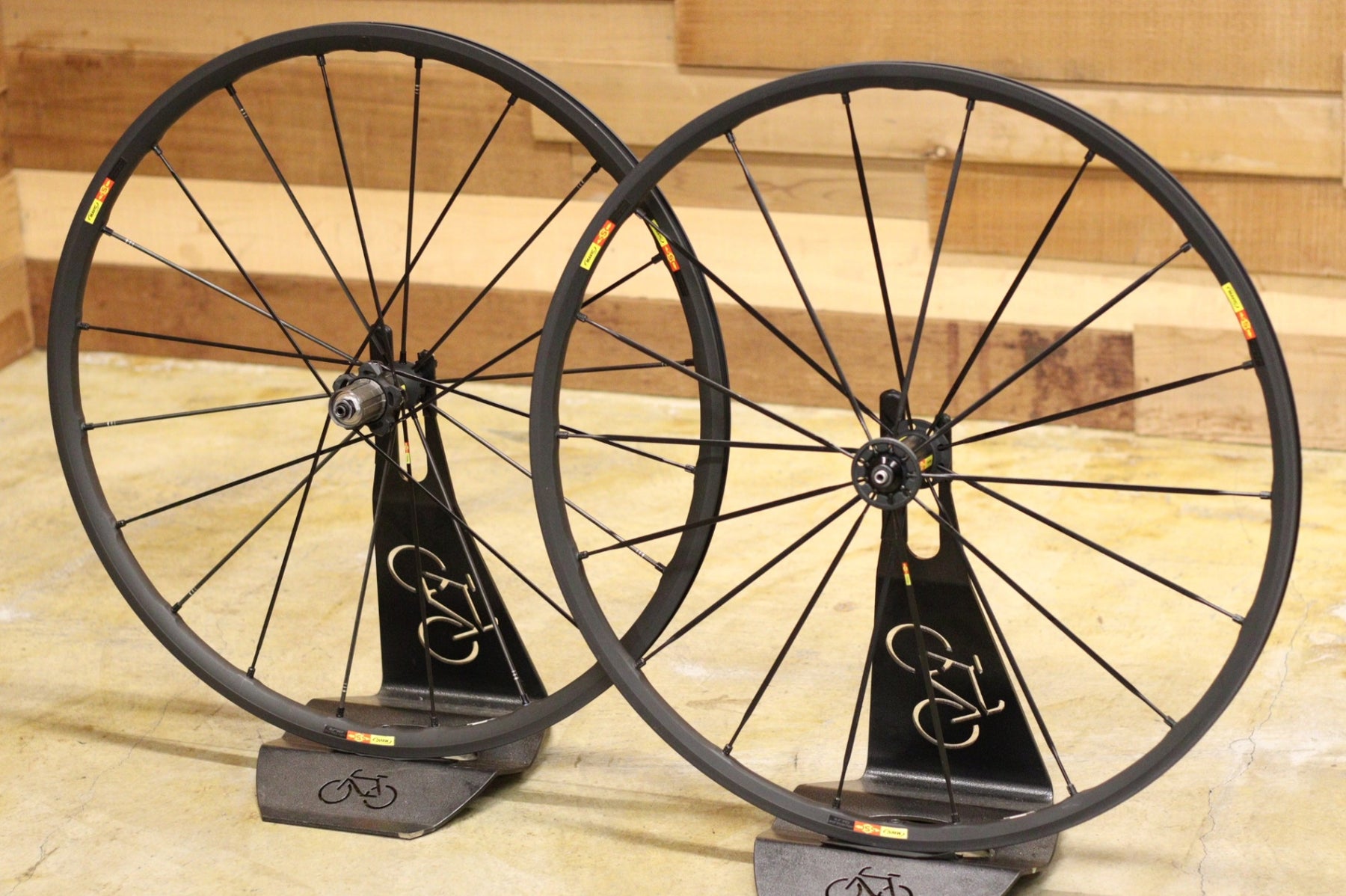 マヴィック MAVIC キシリウム エグザリット KSYRIUM SLR EXALITH