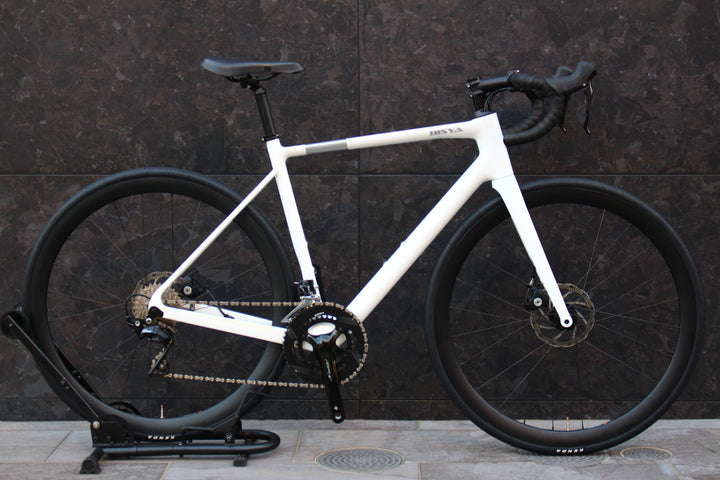 未使用品！ ビシャ 毘沙 四号機 BIS004 Mサイズ シマノ 105 R7000 MIX 11S 機械式DISC カーボン ロードバイク 【福岡店】