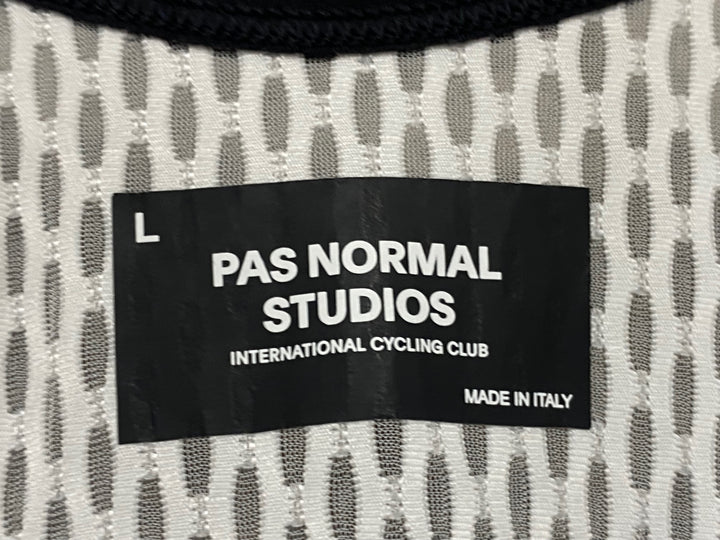 JT635 パスノーマルスタジオ PAS NORMAL STUDIOS ビブショーツ カーキ L