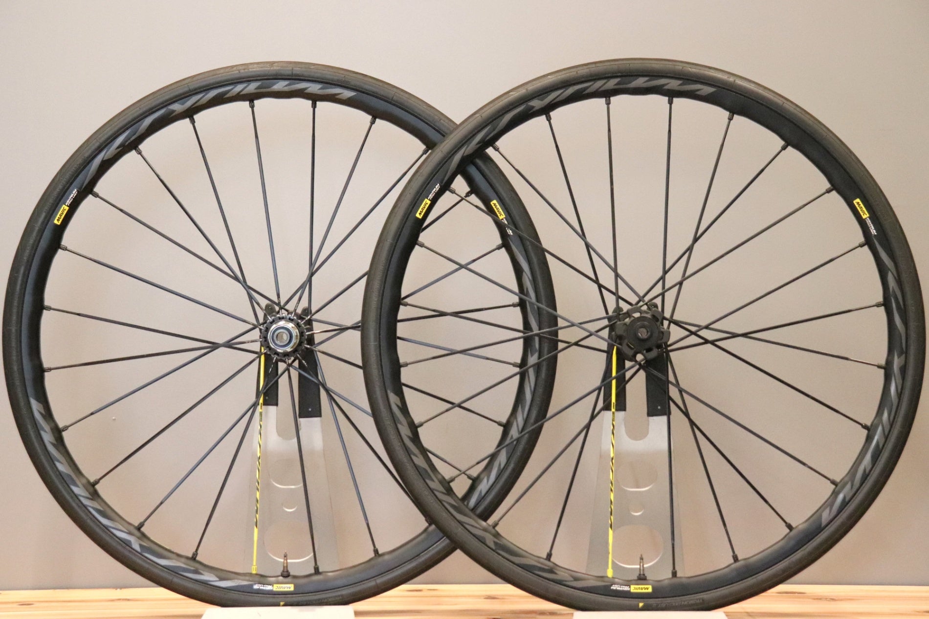 マヴィック MAVIC キシリウム プロ KSYRIUM PRO UST DISC アルミ