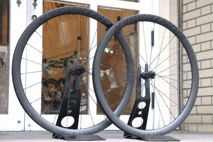 ボントレガー BONTRAGER アイオロス プロ ディスク AEOLUS PRO 37 TLR DISC カーボン チューブレスレディ ホイールセット シマノ11S/12S 21C 【横浜店】