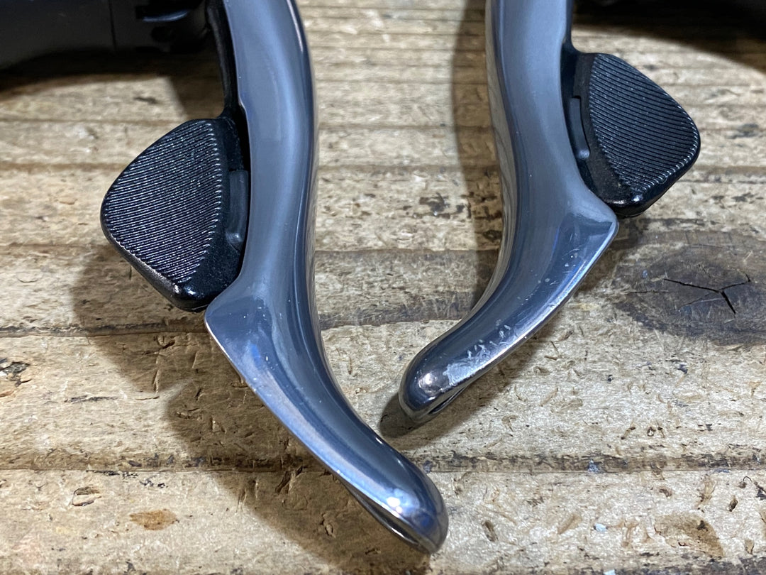 KB723 シマノ SHIMANO 105 ST-5600 STIレバー 左右セット ※右レバー変速不良のためジャンク