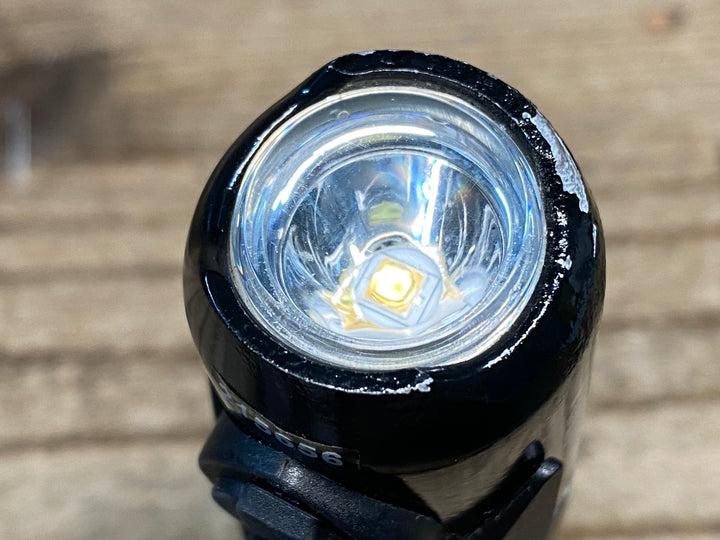 JO091 キャットアイ CAT-EYE VOLT400 フロントライト 黒 点灯確認済み