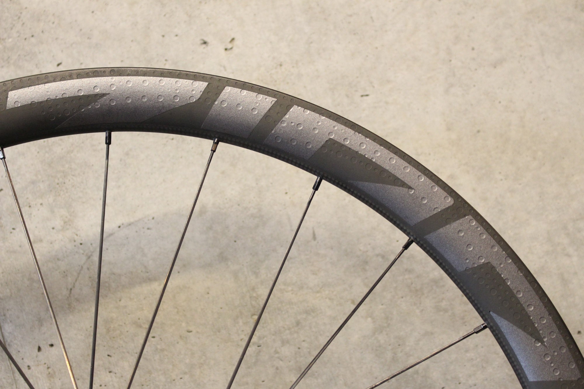 ジップ ZIPP 303 FIRECREST DISC カーボン チューブレスレディ