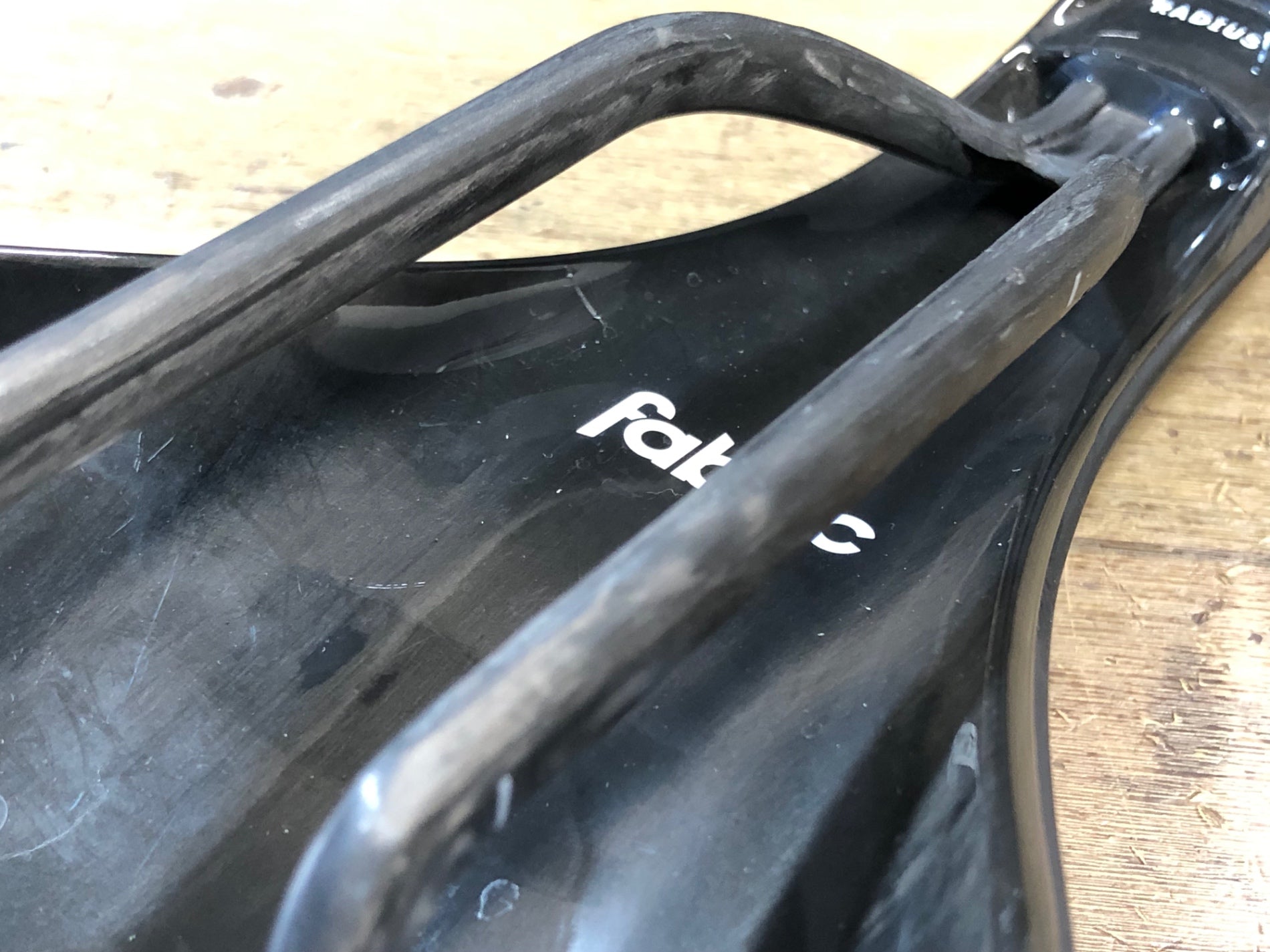 JV713 ファブリック FABRIC SCOOP RADIUS ULTIMATE サドル – BICI