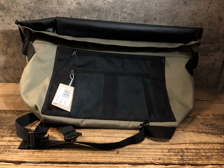KE574 ジャックウルフスキン Jack Wolfskin スリングバッグ カーキ