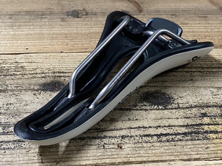 JU614 Selle SMP hell サドル 白黒 inox tubeレール