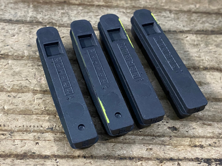 KI432 AX Lightness ブレーキパッド 4pcs カンパニョーロ用