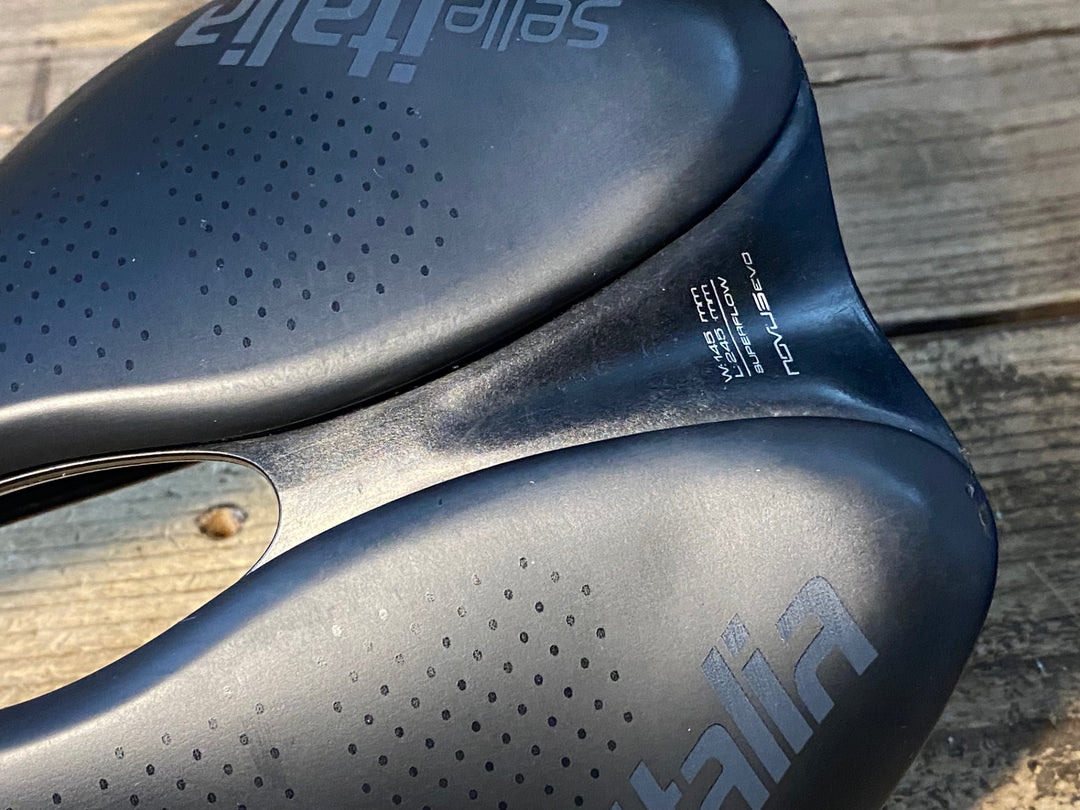 JV518 セライタリア SELLE ITALIA NOVUS EVO BOOST SUPERFLOW サドル 黒 145mm MANGANESE レール