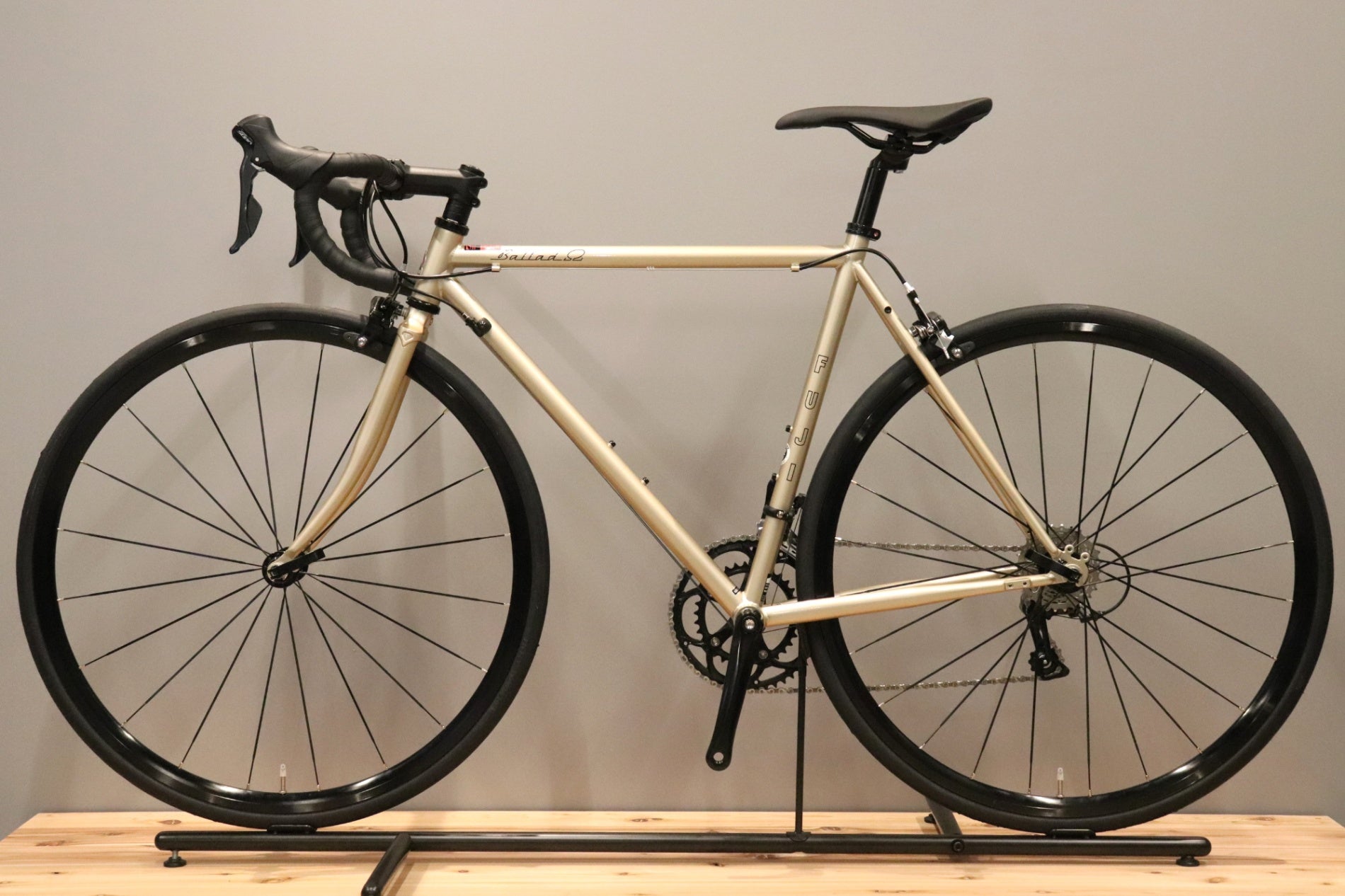 フジ FUJI バラッド オメガ BALLAD Ω 2022モデル 52サイズ シマノ ソラ