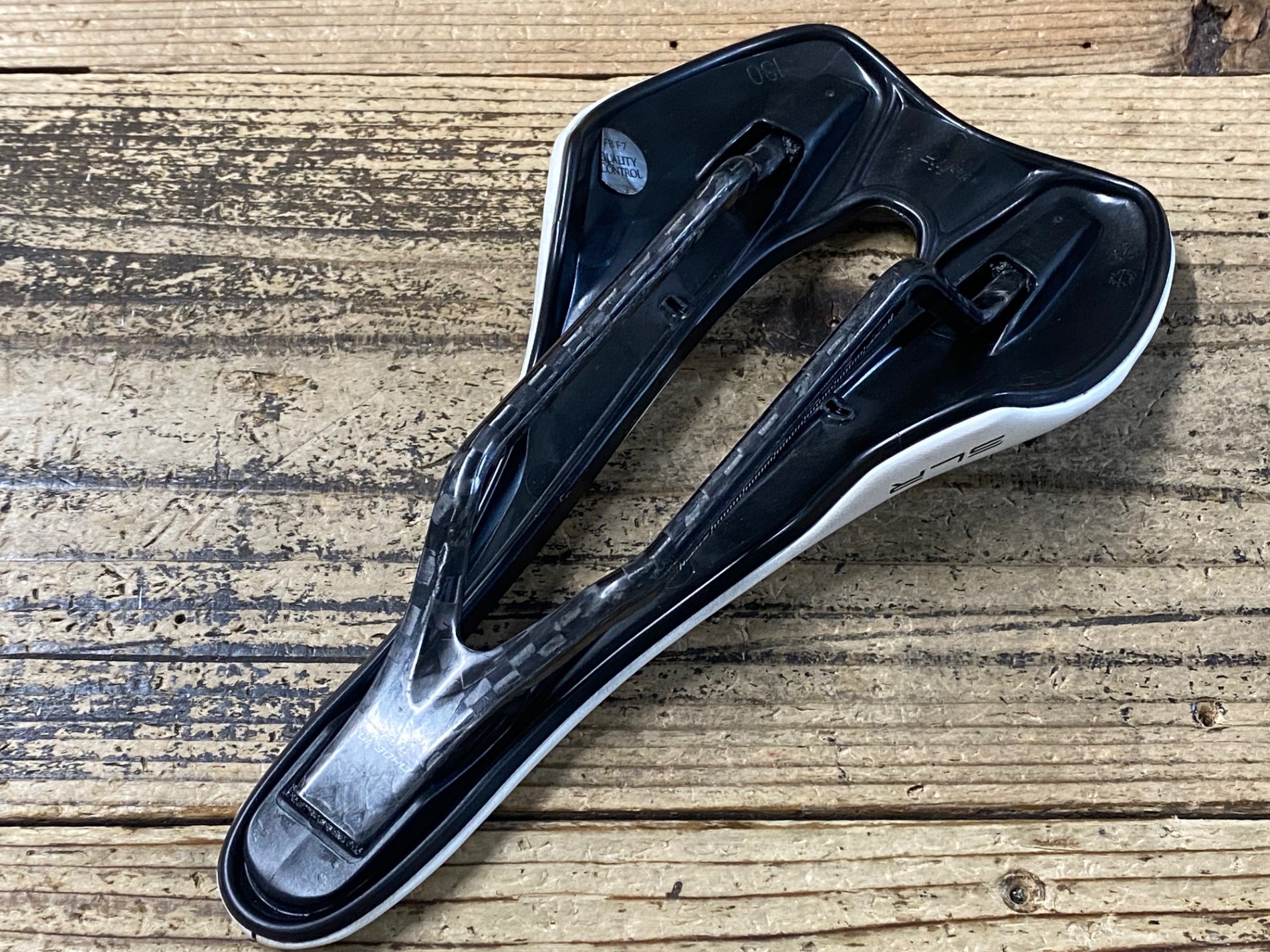 KE451 セライタリア Selle Italia SLR BOOST SUPERFLOW サドル 白