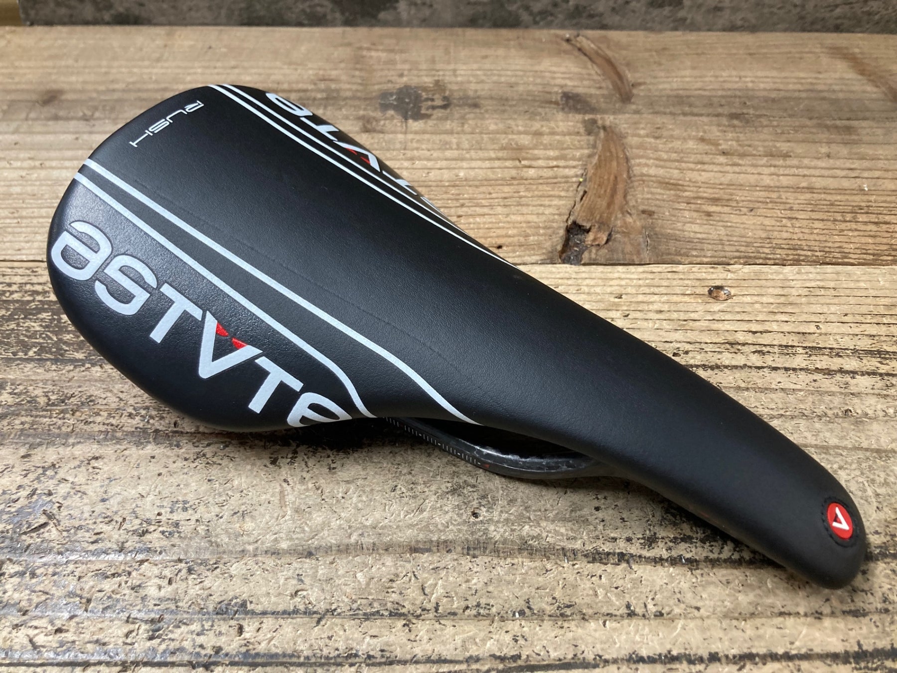 JR686 アスチュート ASTVTE RUSH サドル カーボンレール 黒 128mm