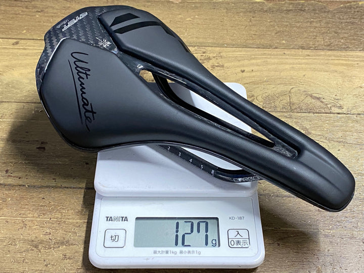 KK235 RYET カーボン サドル 黒