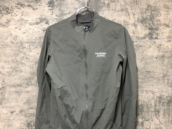 JO914 パスノーマルスタジオ PAS NORMAL STUDIOS Mechanism Stow Away Jacket 長袖 ウィンドブレーカー グレー M