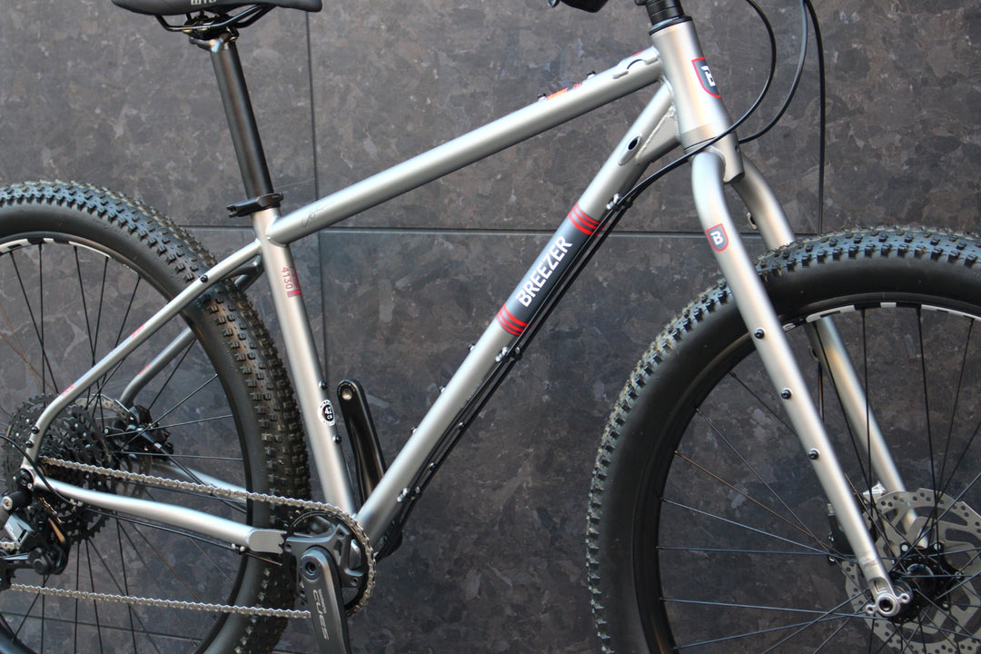 未走行品！ ブリーザー BREEZER トレヴァー TRAVER 2024 モデル 42サイズ シマノ キューズ U6000 10S クロモリ ハードテイル マウンテンバイク MTB 【福岡店】