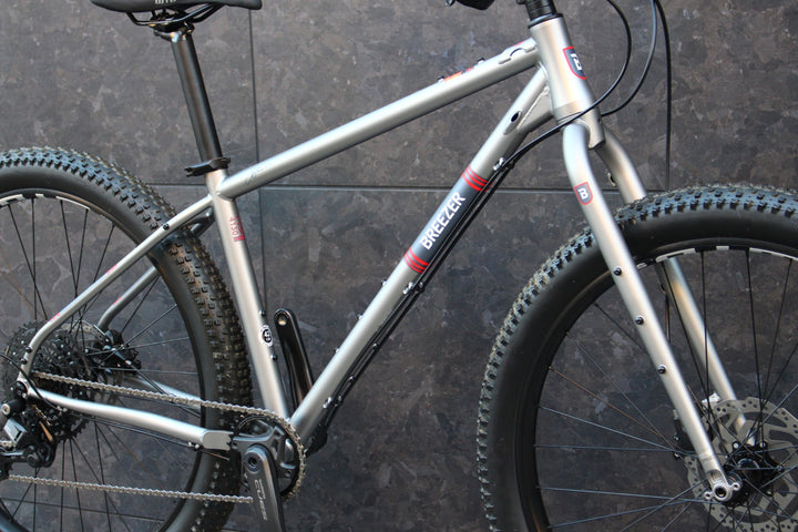 未走行品！ ブリーザー BREEZER トレヴァー TRAVER 2024 モデル 42サイズ シマノ キューズ U6000 10S クロモリ ハードテイル マウンテンバイク MTB 【福岡店】