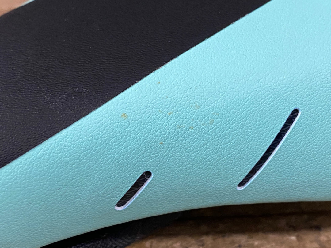 JY021 フィジーク fizik アリオネ ARIONE R3 サドル カーボンレール 黒 チェレステ 未使用