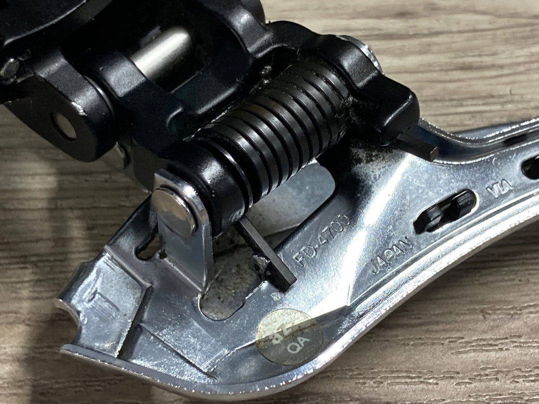 JZ767 シマノ SHIMANO ティアグラ TIAGRA FD-4700 フロントディレイラー バンド式 Φ31.8
