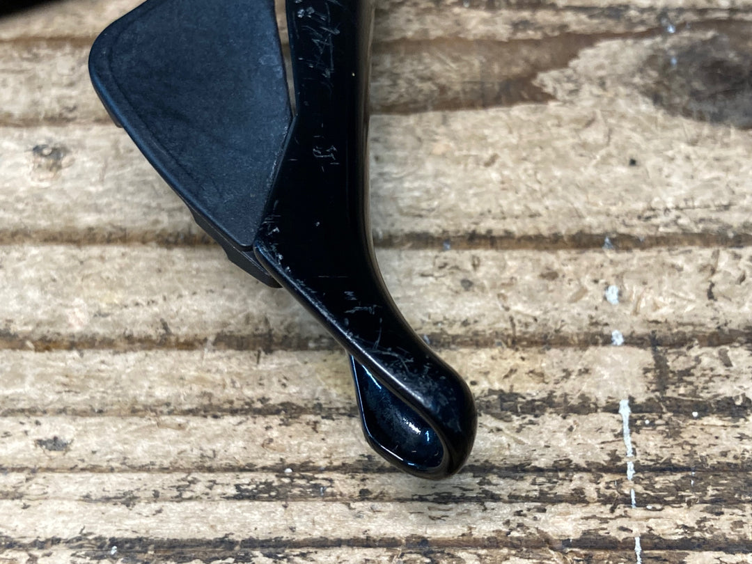JL065 シマノ SHIMANO 105 ST-R7020 STIレバー 11S 右 ※クランプ欠品、ホース取り付け部クラックのためジャンク