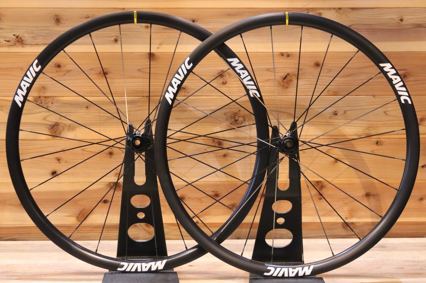 未走行品！ マヴィック MAVIC キシリウム KSYRIUM 30 DISC シマノ 11S