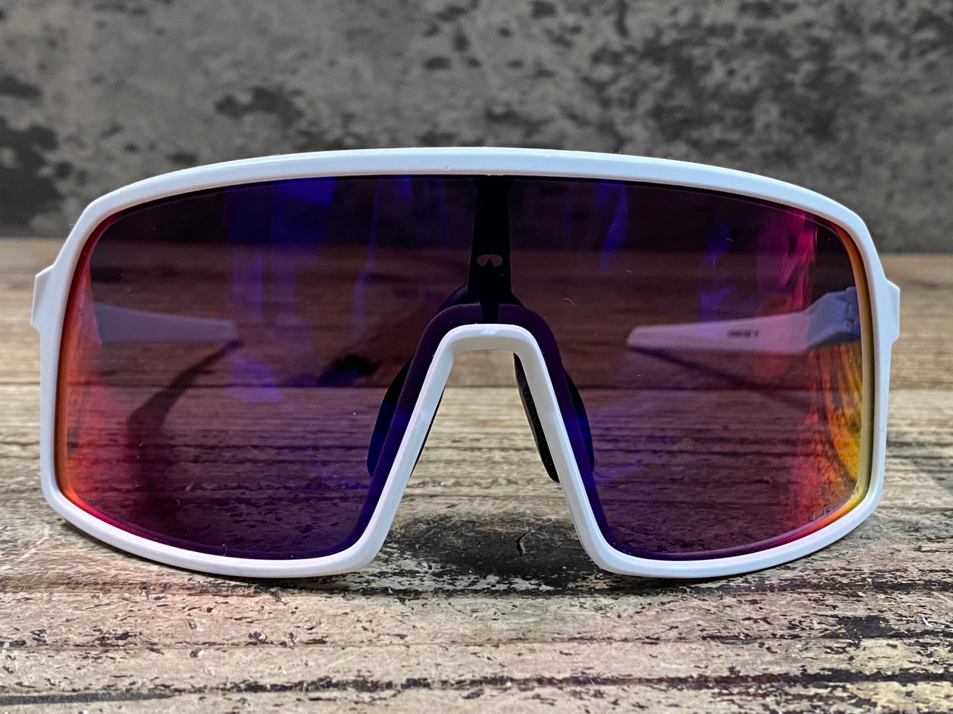 JU579 オークリー OAKLEY SUTRO S サングラス アイウェア 白 PRIZM