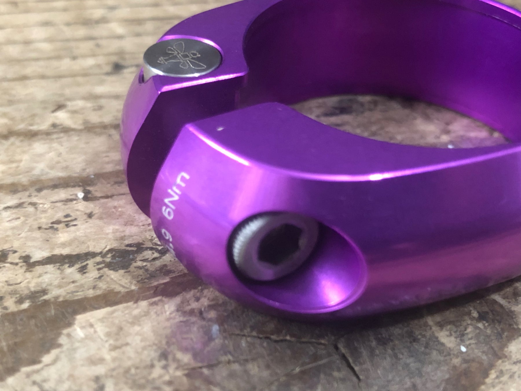 JN631 クリスキング CHRIS KING シートポストカラー Φ34.9mm 3D VIOLET