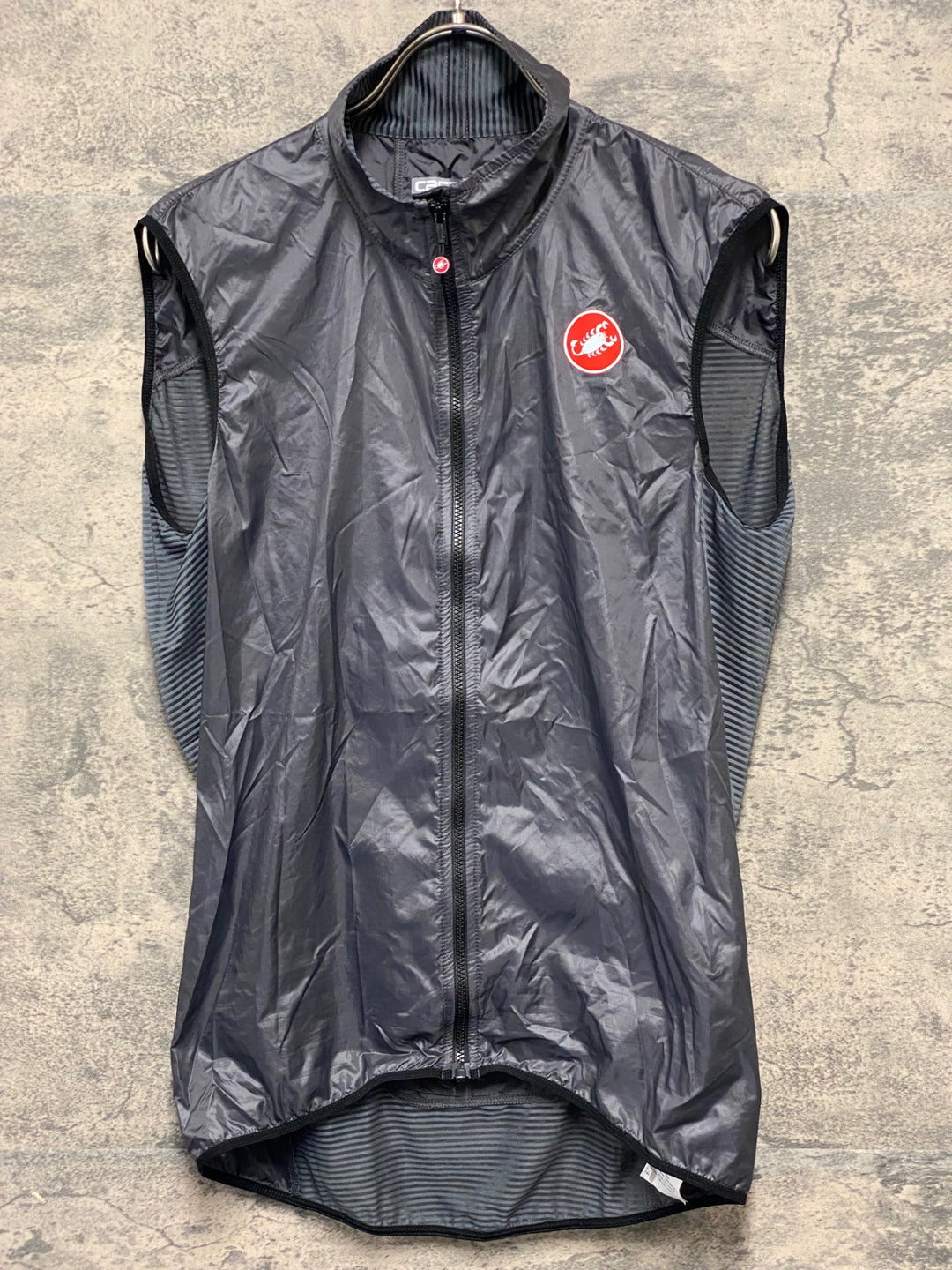 KM235 カステリ CASTELLI サイクルベスト グレー M