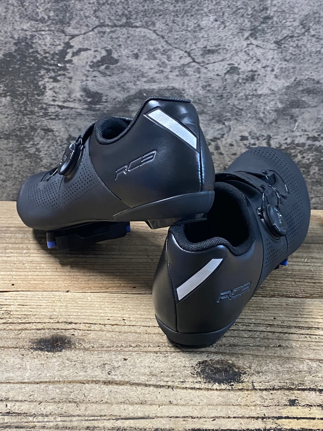 KG692 シマノ SHIMANO RC3 SHRC302M L01 ビンディングシューズ EU42 WIDE 3穴 黒