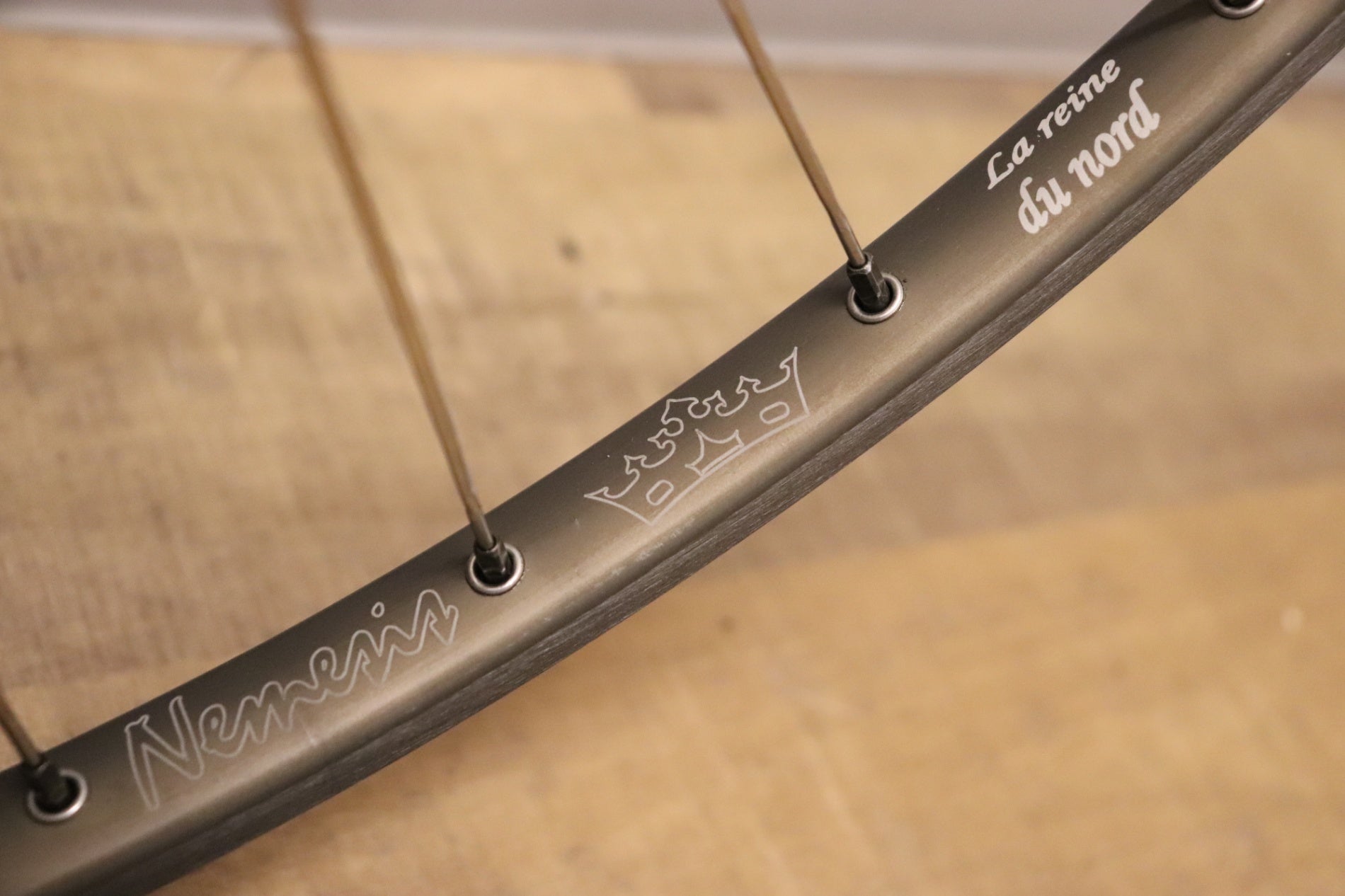 アンブロシオ AMBROSIO ネメシス Nemesis 32H 前後ハブ：WHITE