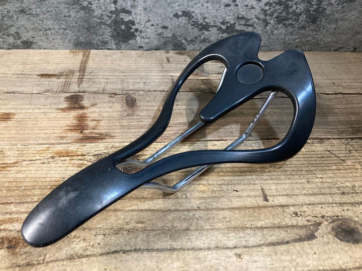 KA175 インフィニティ シート Infinity Seat Infinity GO+ サドル 黒