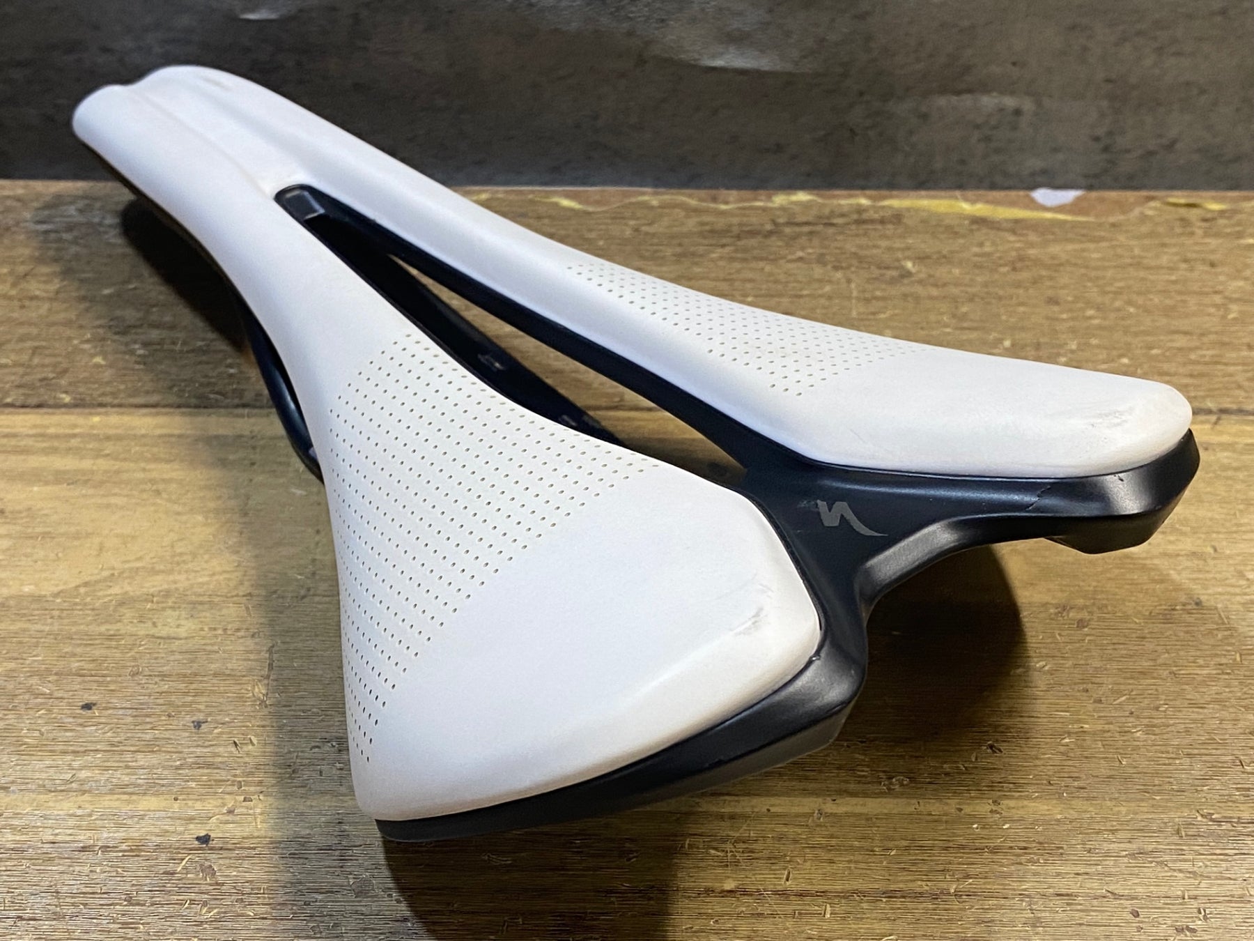JT777 スペシャライズド SPECIALIZED ROMIN EVO EXPERT GEL 143mm