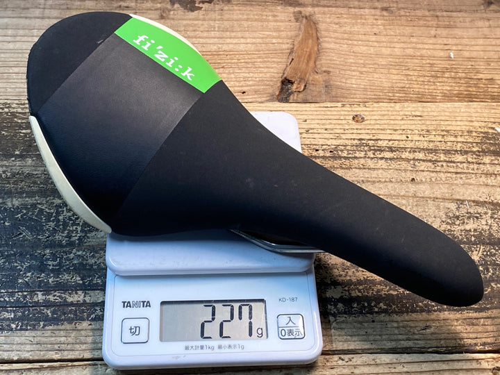 JJ258 フィジーク fizik アリアンテ ARIANTE R3 サドル 黒緑 Kiumレール