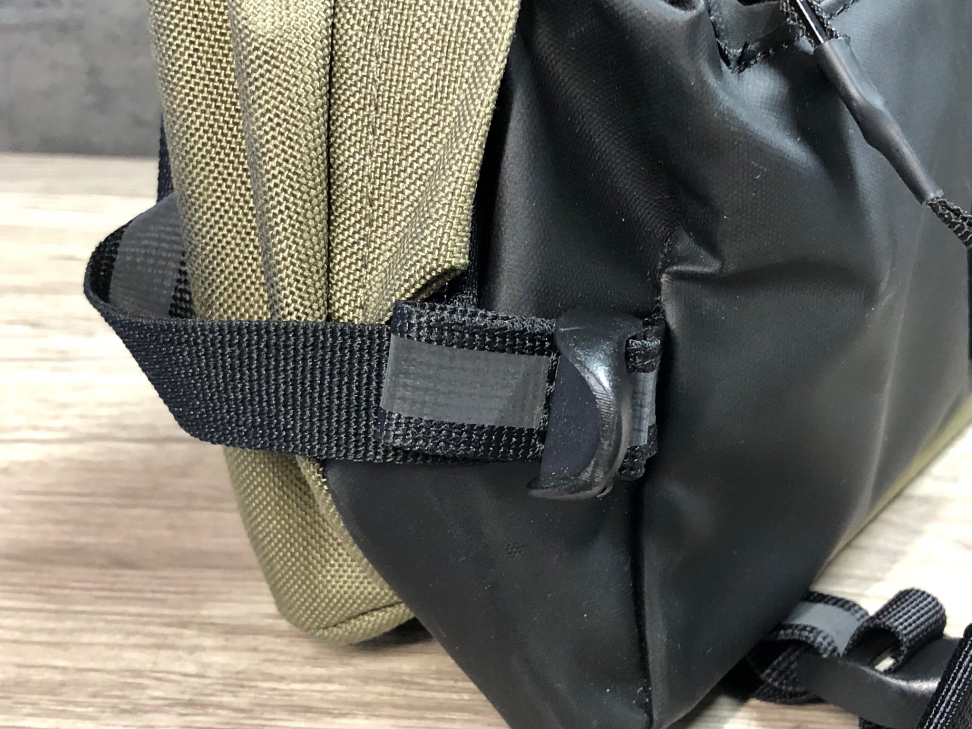 JS009 クローム CHROME KOVAC SLING ショルダーバッグ 黒 カーキ