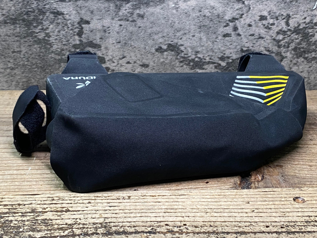 JP782 アピデュラ APIDURA RACING TOP TUBE PACK 1L トップチューブバッグ黒