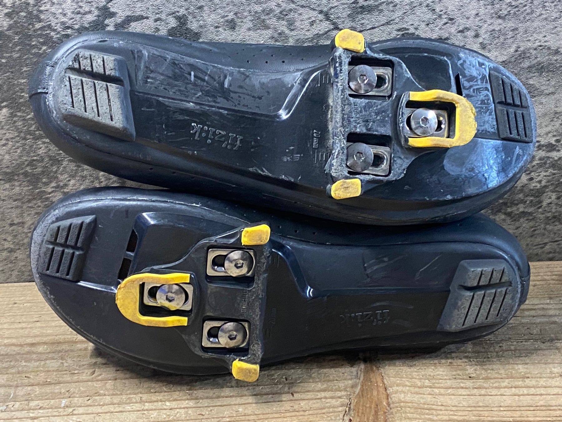 KB381 フィジーク fizik VENTO OMNA WIDE SPD-SLシューズ EU40.5 3穴