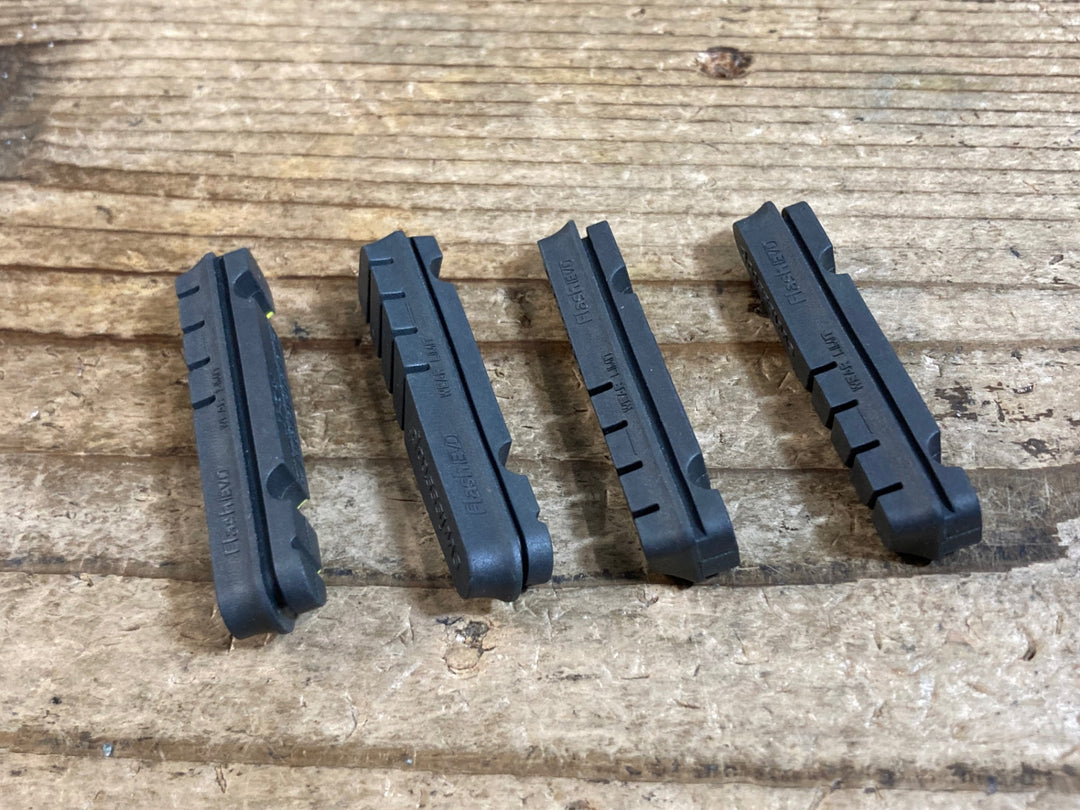 KI437 AX Lightness ブレーキパッド 4pcs シマノ用