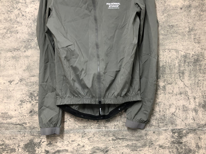 JO914 パスノーマルスタジオ PAS NORMAL STUDIOS Mechanism Stow Away Jacket 長袖 ウィンドブレーカー グレー M