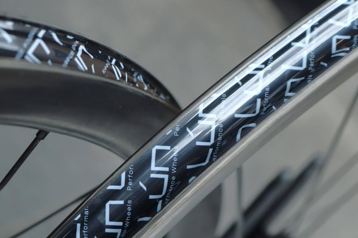 ルン LUN ハイパー HYPER 23SE D33 カーボン チューブレス ホイール